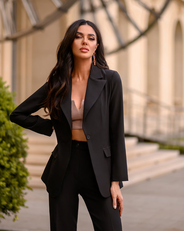 Black Elegant and Classy 2-piece blazer trouser pantsuit for women